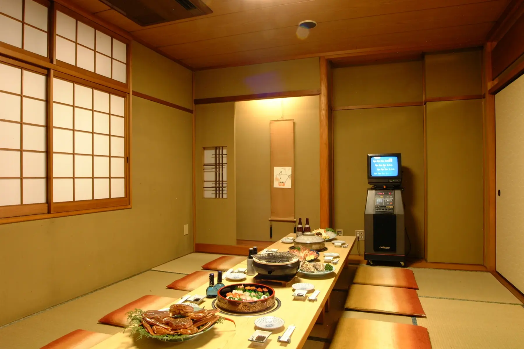 A tatami room seating up to 30 guests